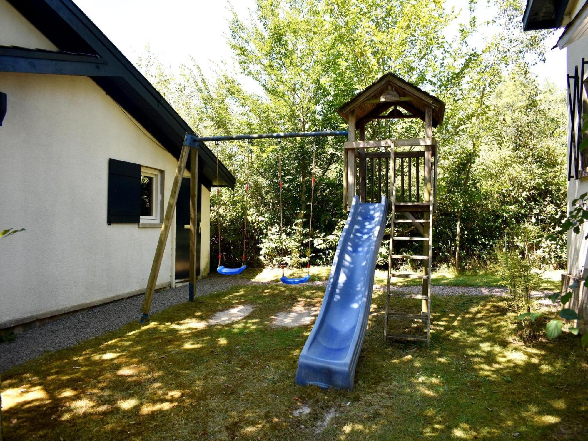 Holiday Home With Terrace Saint-Honore-les-Bains